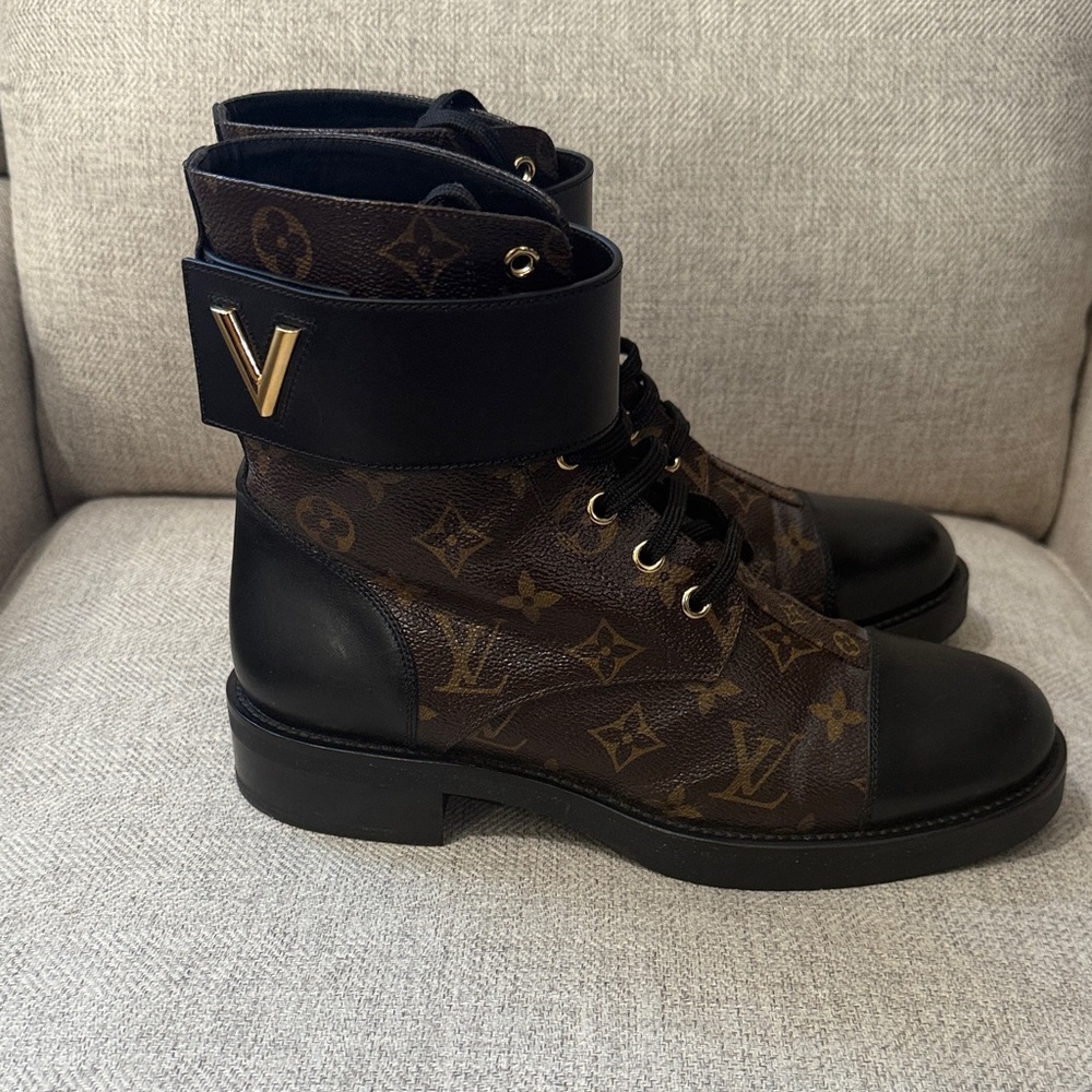 Louis Vuitton Calfskin Monogram Wonderland Flat Ranger Boots 39.5 - Picture 2 of 9